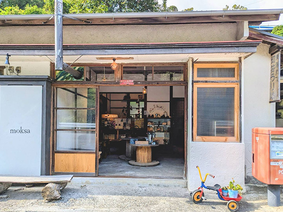 COFFEE ROASTER moksa　外観写真